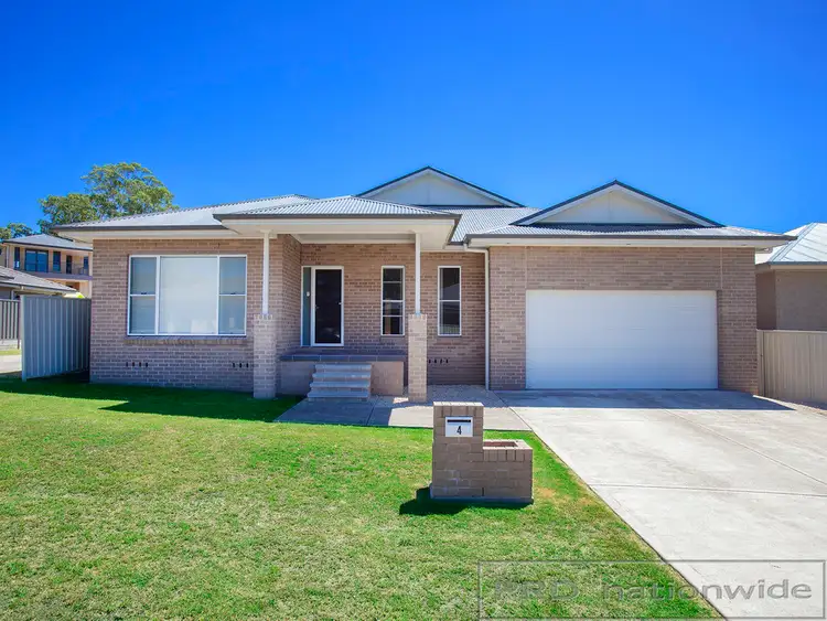 4 Osprey Crescent, East Maitland NSW 2323