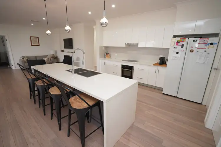 Fifth view of Homely house listing, 1 Ellendon Place, Leeton NSW 2705