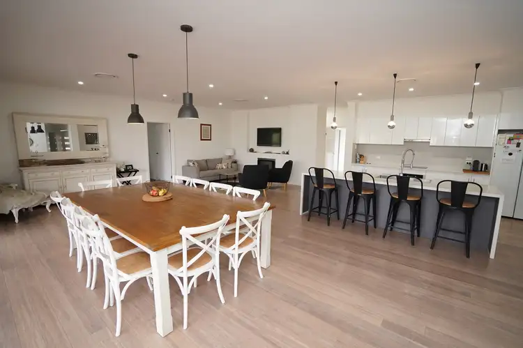 Sixth view of Homely house listing, 1 Ellendon Place, Leeton NSW 2705