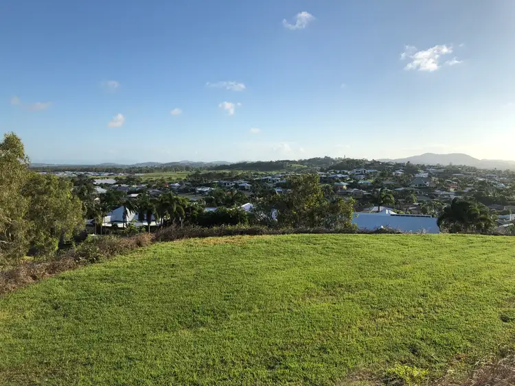 1 Rainbow Crescent, Blacks Beach QLD 4740