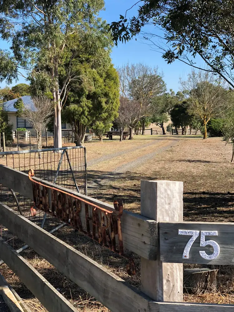 75 School Lane, Henty VIC 3312