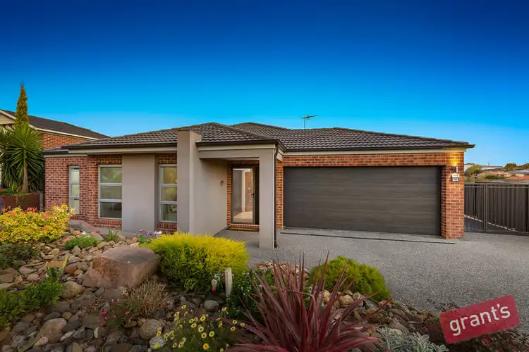 11 Powell Place, Pakenham VIC 3810