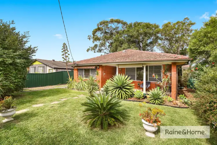 6 Erina Avenue, Woy Woy NSW 2256