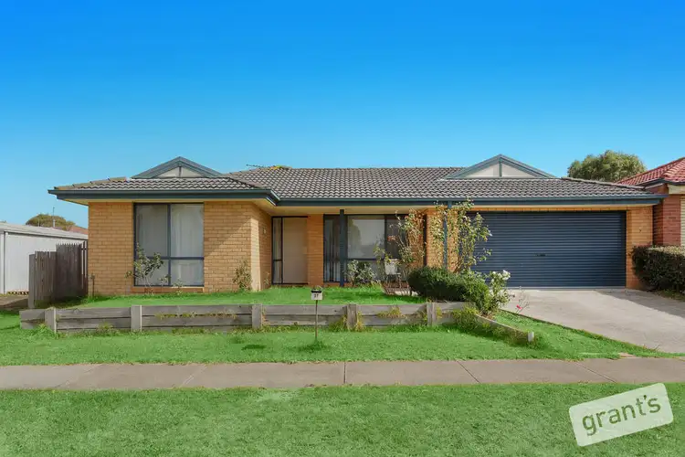 37 Dunbarton Drive, Pakenham VIC 3810