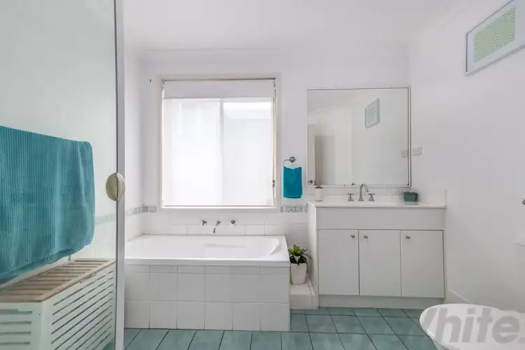 Sixth view of Homely house listing, 2 Karina Place, Bolton Point NSW 2283