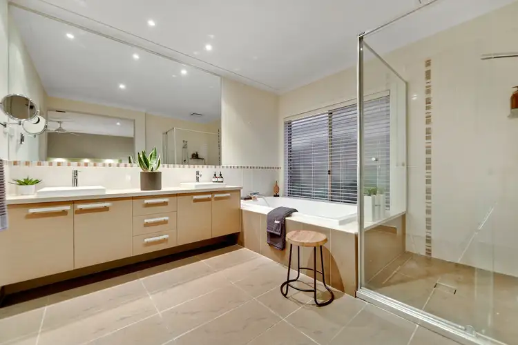 Sixth view of Homely house listing, 95 Bluemist Circuit, Lyndhurst VIC 3975