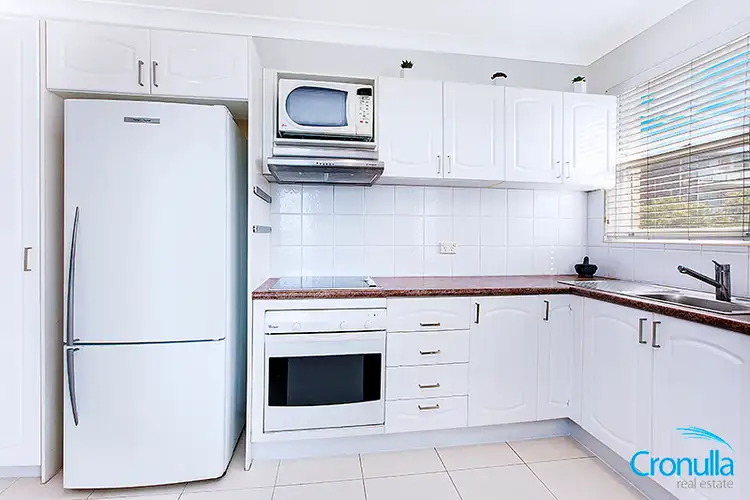 Fifth view of Homely apartment listing, 3/2 Croydon St, Cronulla NSW 2230