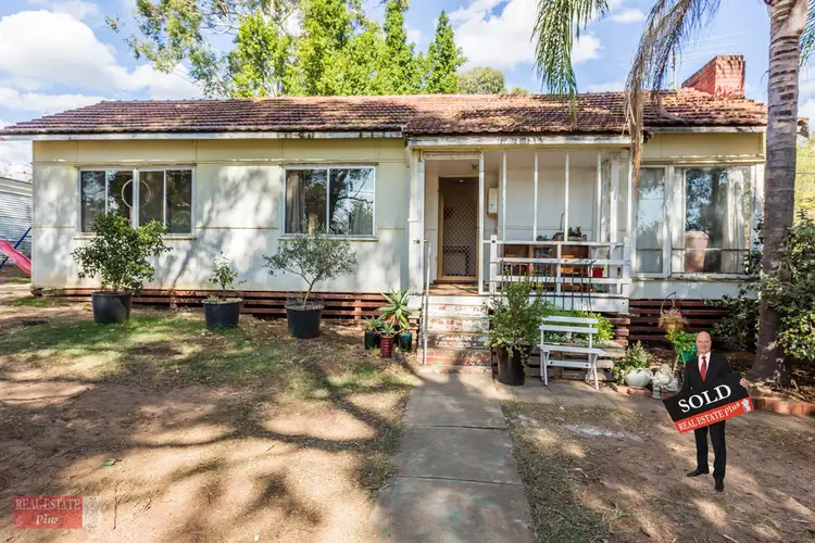 2 Jarril Place, Koongamia WA 6056