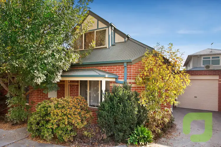 2/144 Woods Street, Newport VIC 3015