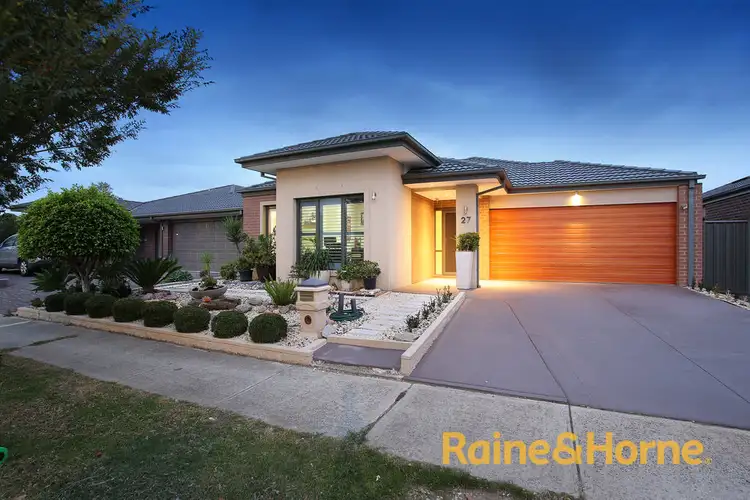 27 Kindred Avenue, Cranbourne North VIC 3977