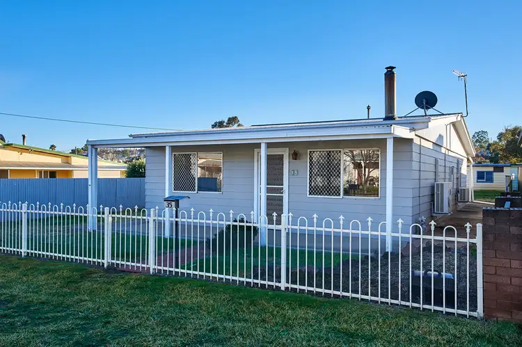 35 Regent Street, Junee NSW 2663