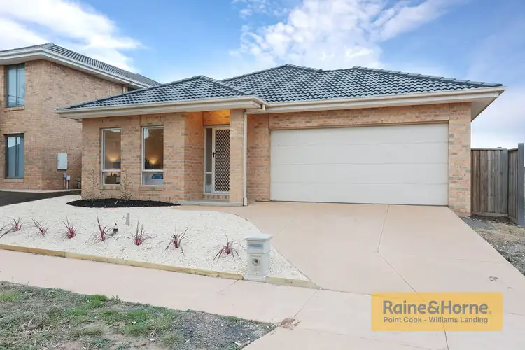141 Beachview Parade, Sanctuary Lakes VIC 3030