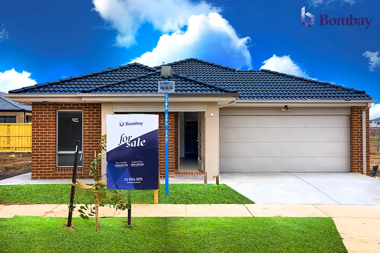 8 Puckle Avenue, Mickleham VIC 3064