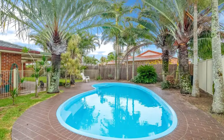 20 Palm Terrace, Yamba NSW 2464