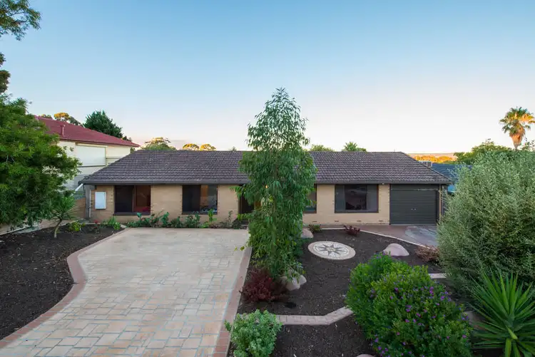 12 Whiteley Drive, Trott Park SA 5158