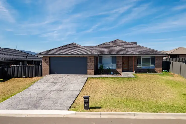 11 Simmental Way, Tamworth NSW 2340