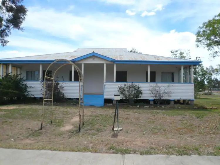 2 FRY STREET, Tara QLD 4421