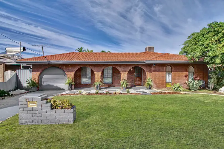 12 Kingsbridge Road, Warnbro WA 6169