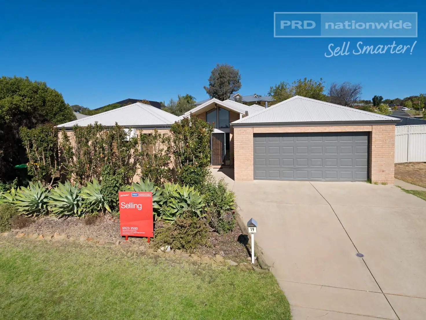Main view of Homely house listing, 19 Yanko Crescent, Bourkelands NSW 2650