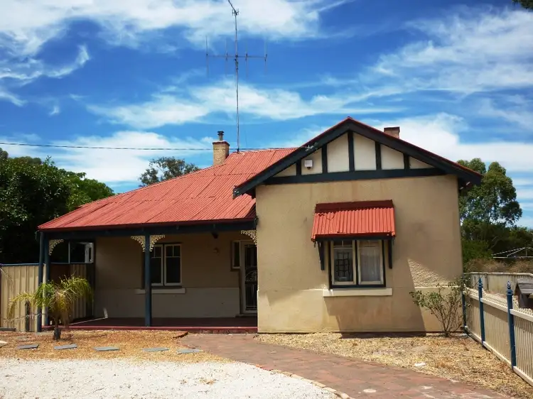 8 Carlisle Street, Katanning WA 6317