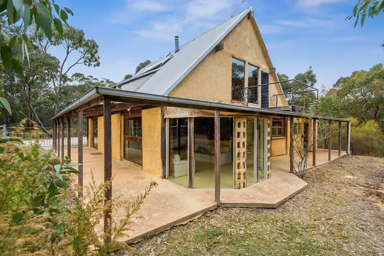10 Nalya Court, Drummond North VIC 3446