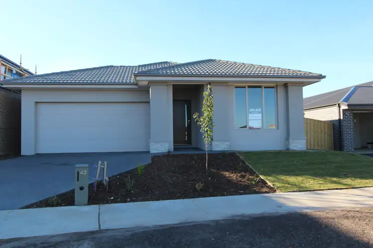 43 Grandstand Crescent