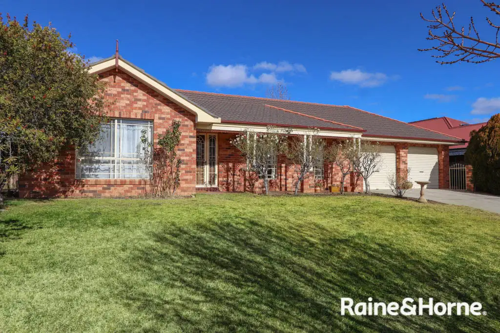 Main view of Homely house listing, 19 Wentworth Drive, Kelso NSW 2795