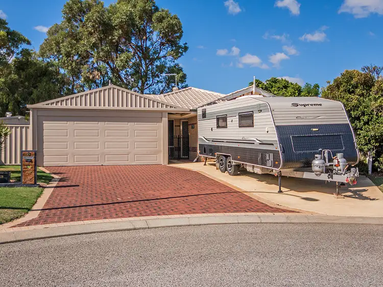 8 Union Place, Waikiki WA 6169