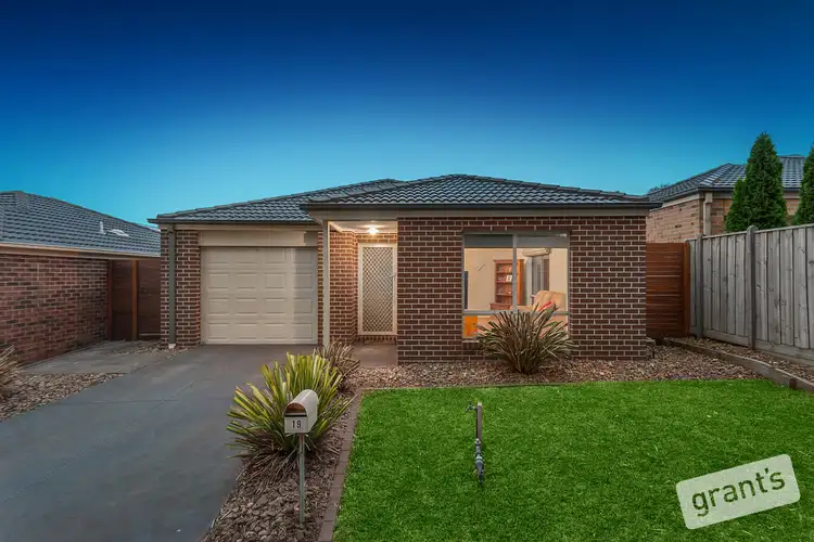 19 Bohemia Crescent, Pakenham VIC 3810