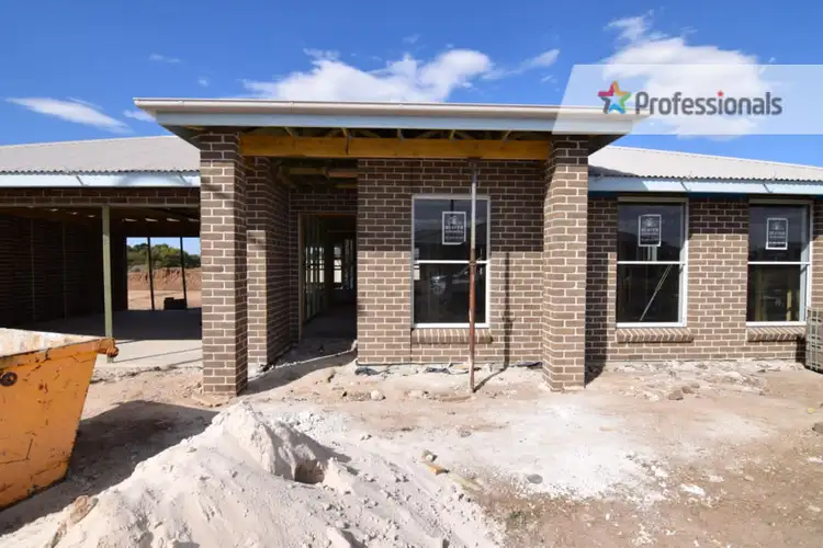 2 Poole Street, Eglinton NSW 2795