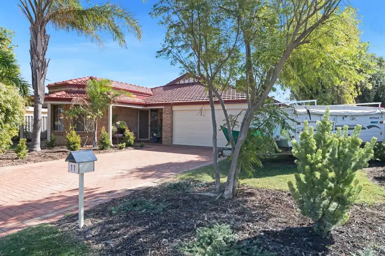 11 Madeira Place, Safety Bay WA 6169