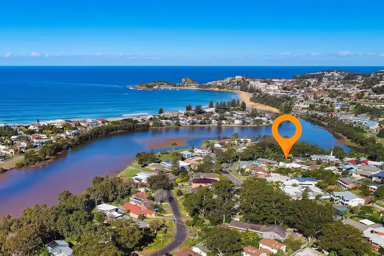 Main view of Homely townhouse listing, 2/3 Hastings Rd, Terrigal NSW 2260