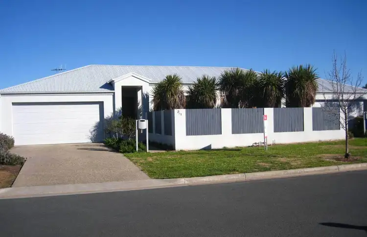 1/1 & 2/1 Parsons Crescent, Yarrawonga VIC 3730