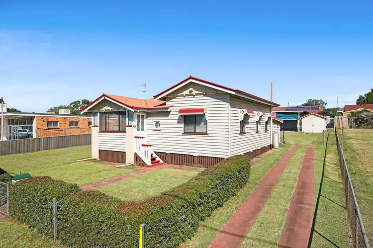 156 Taylor Street, Newtown QLD 4350