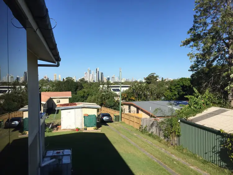 102 Ridgeway Avenue, Southport QLD 4215