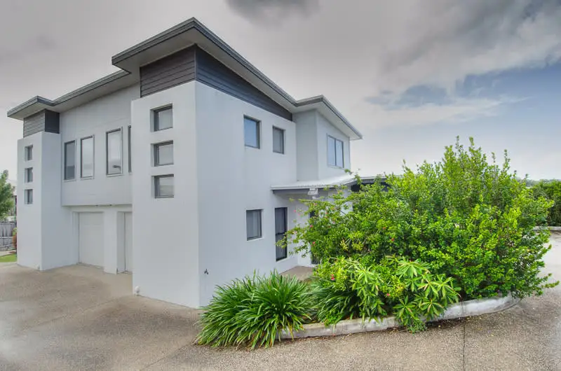 Main view of Homely townhouse listing, 2/30 Dustwill Street, Eimeo QLD 4740