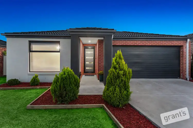 8 Bavaria Lane, Pakenham VIC 3810