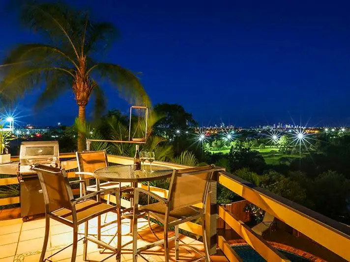 22 Summit Crescent, Carrara QLD 4211