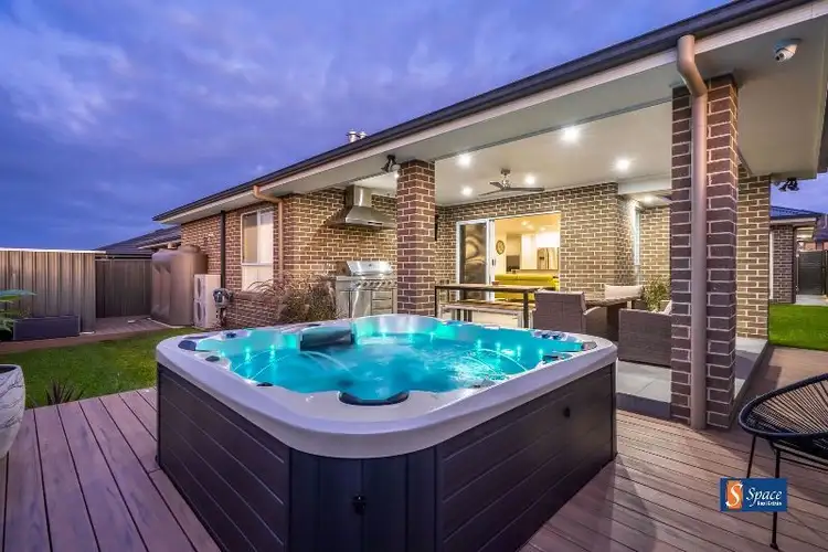 17 Holdsworth Street, Oran Park NSW 2570