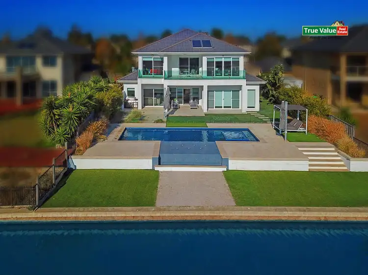 121 Sanctuary Lakes South Boulevard