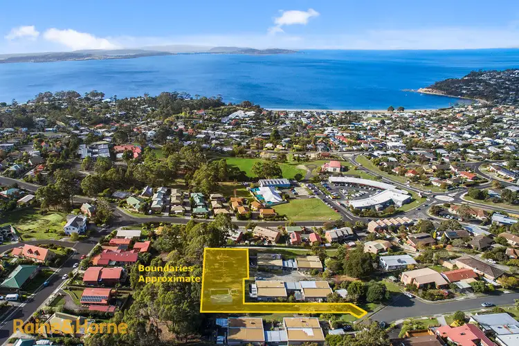 28 Pearl Place, Blackmans Bay TAS 7052