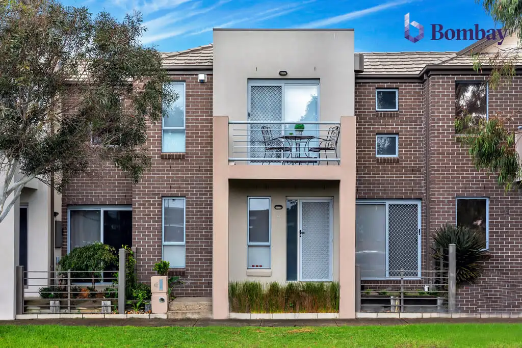 Main view of Homely townhouse listing, 8 Marseilles Place, South Morang VIC 3752