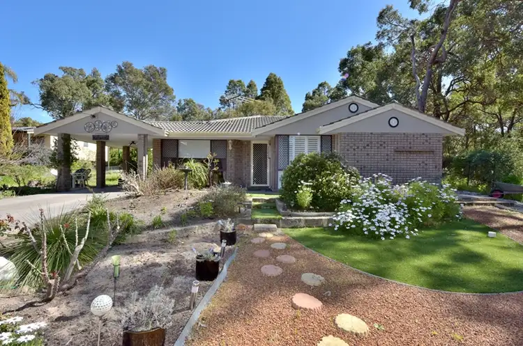 2 Darkan St, Mundaring WA 6073