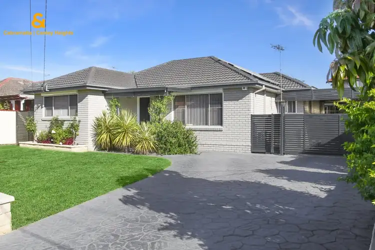 6 FERNLEA PLACE, Canley Heights NSW 2166