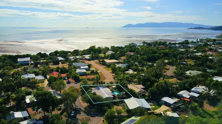 2 Gum Court, Bushland Beach QLD 4818