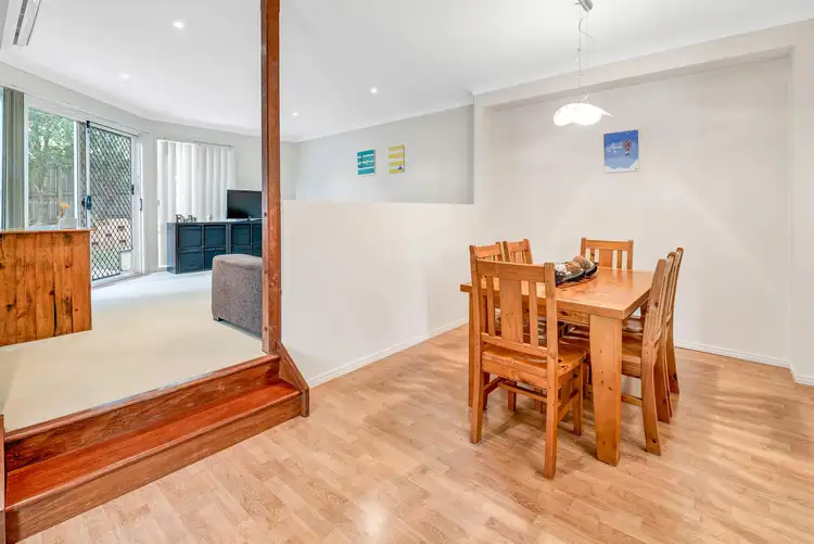 1/4 Ranier Crescent, Varsity Lakes QLD 4227
