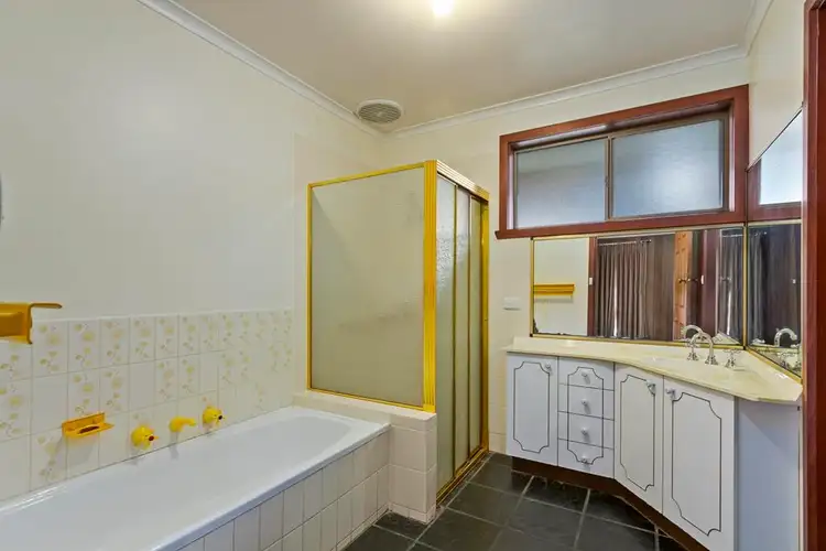 Seventh view of Homely house listing, 3 Simon Court, Sale VIC 3850