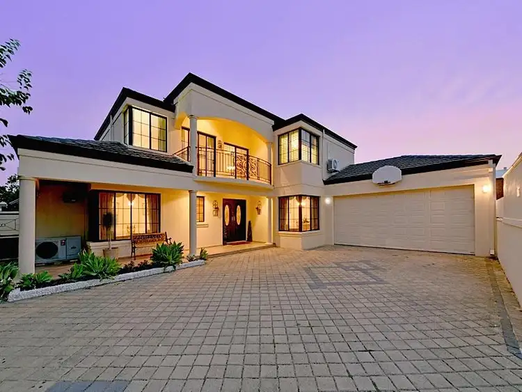 4B Zenobia Street, Palmyra WA 6157