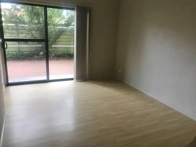 Fifth view of Homely unit listing, 4/11 Undoolya Road, East Side NT 870