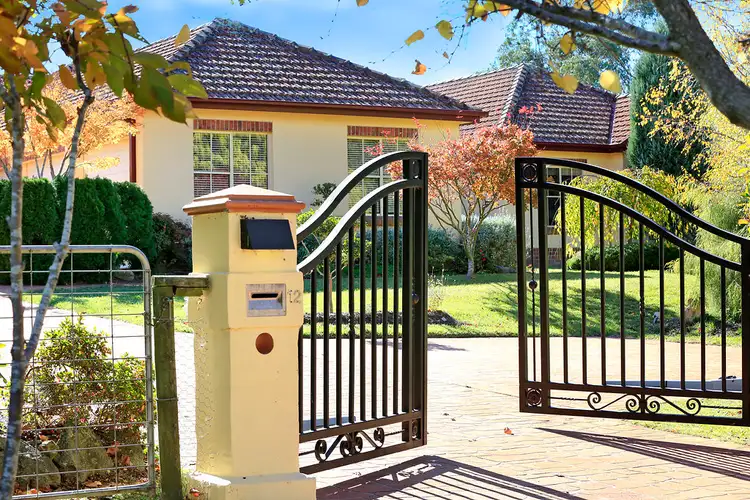 12 Osborne Road, Burradoo NSW 2576